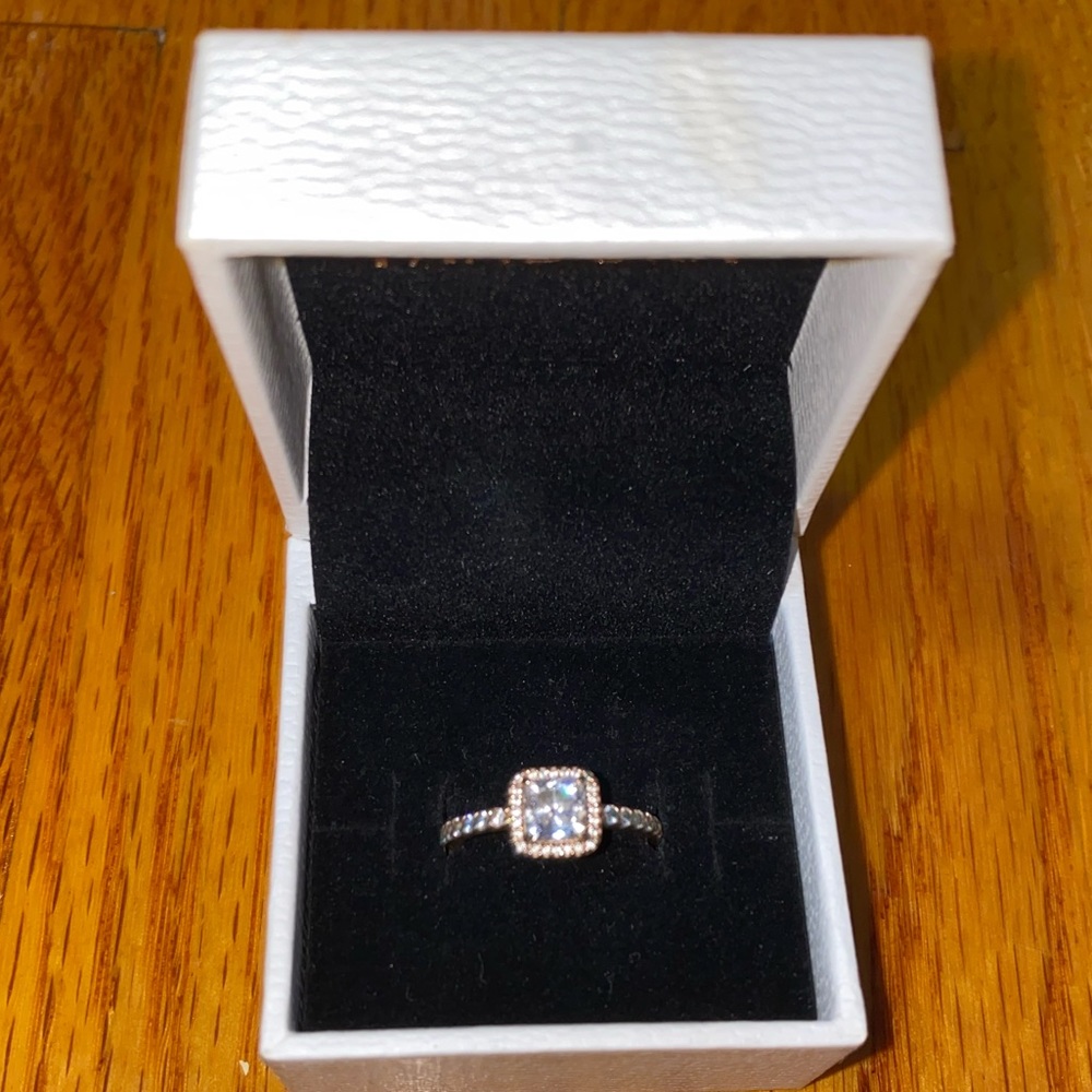Pandora square sparkle halo ring - rose gold